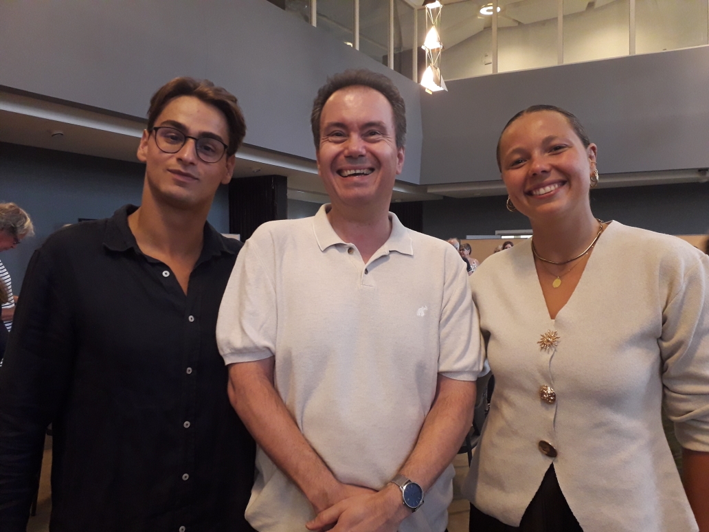 Sébastien HUMBERT entouré par deux grands champions paralympiques de natation, Ugo DIDIER (Or sur 400 m) et Émilie PIERRE (Or sur 100 m)